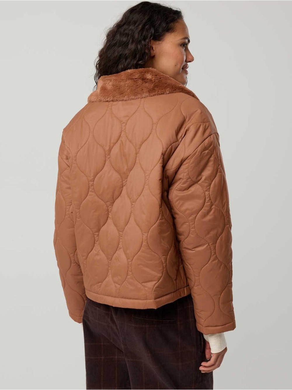 Sz S online by aerie real luxe Quilted Faux-Fur Collar Jacket in Rust - Picture 2 of 10